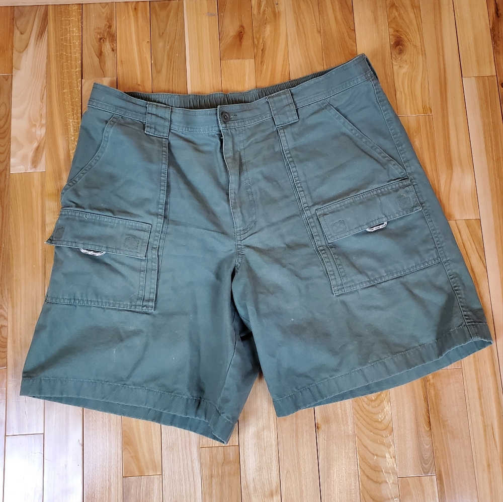 L.L.Bean Green Comfort‎ Waist Shorts Size 38W